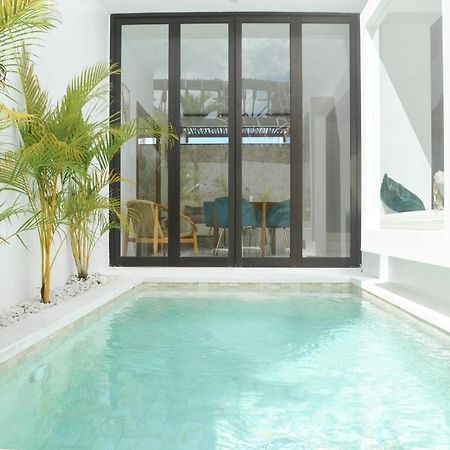 Villa Poppy Bumbak Canggu Exteriör bild