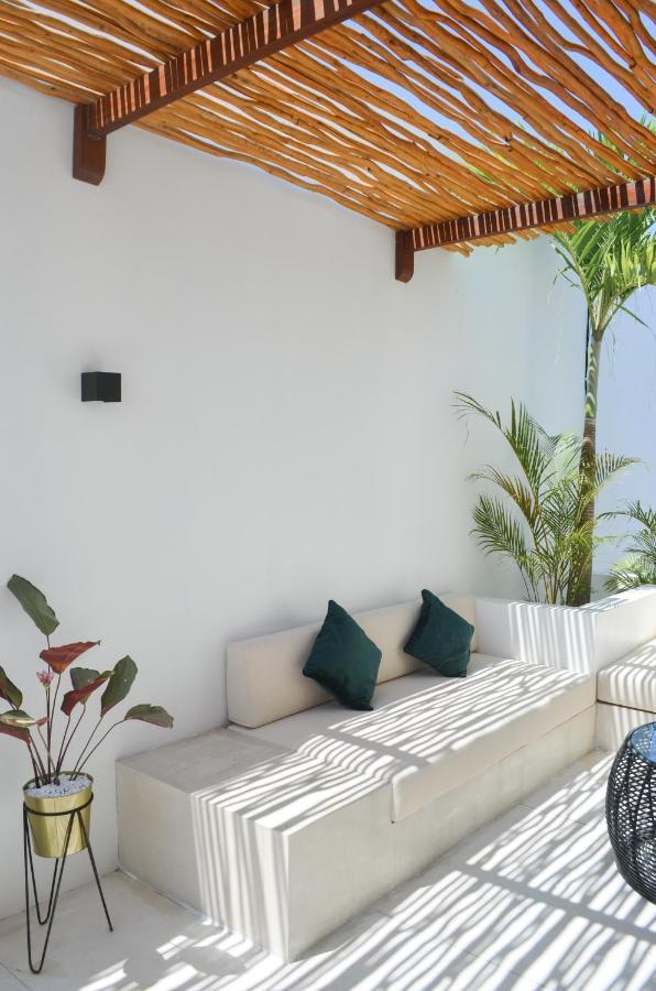 Villa Poppy Bumbak Canggu Exteriör bild