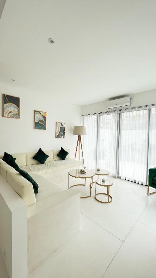 Villa Poppy Bumbak Canggu Exteriör bild