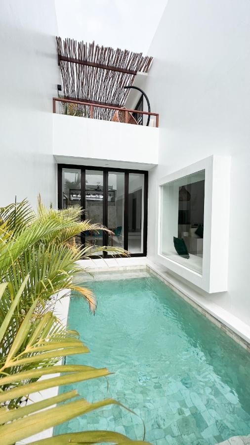 Villa Poppy Bumbak Canggu Exteriör bild
