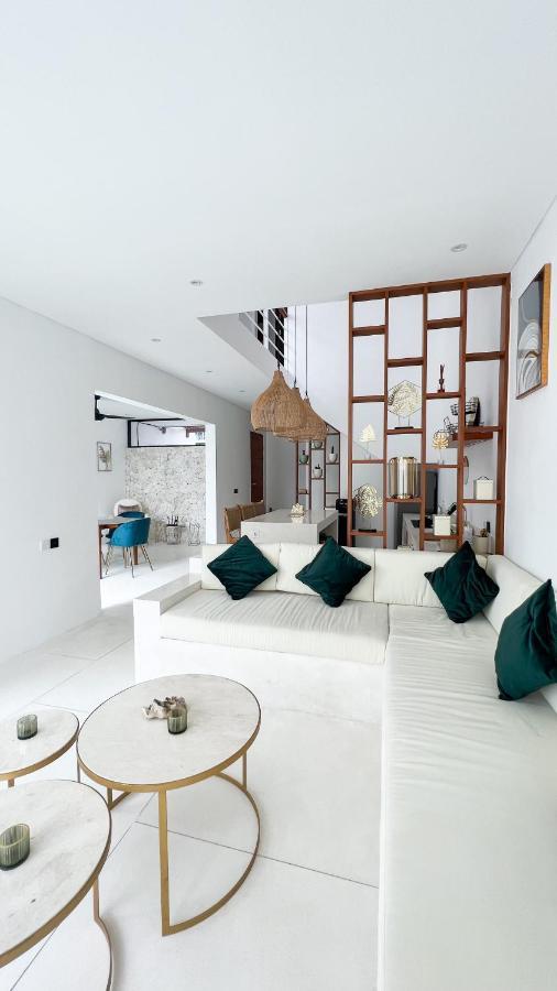 Villa Poppy Bumbak Canggu Exteriör bild